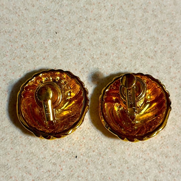 Vintage Napier gold tone knot screw clip earrings (527) - Picture 2 of 5